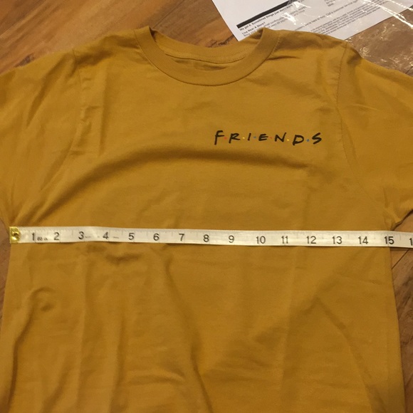 NWT friends Central perk crop T-shirt Size XS - Picture 8 of 8